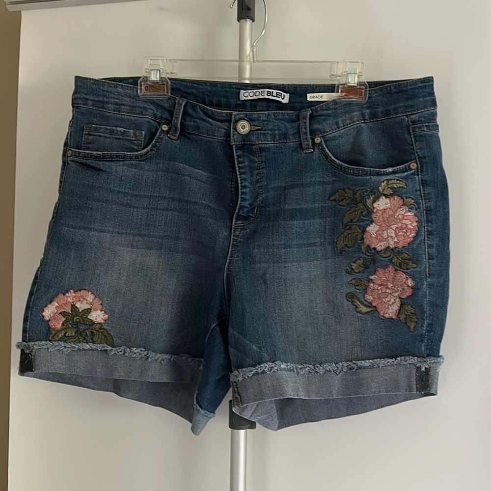 Code Bleu Embroidered Shorts 16W Gracie